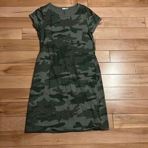 GAP XS camo t shirt dress